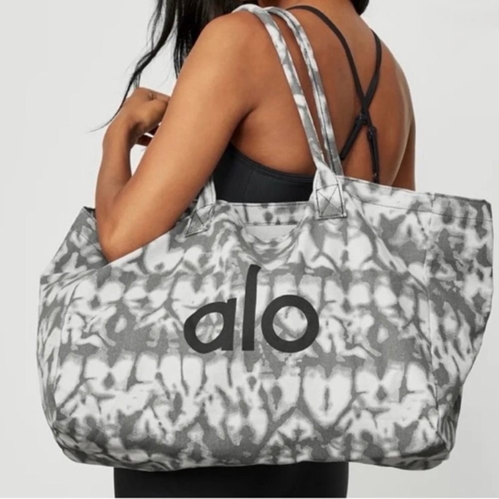 ALO Yoga Black and Gray Patterned Tote